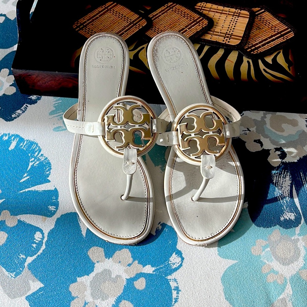 Tory Burch sandals 🩴 leather, white color, size 10M, gold label, used with love